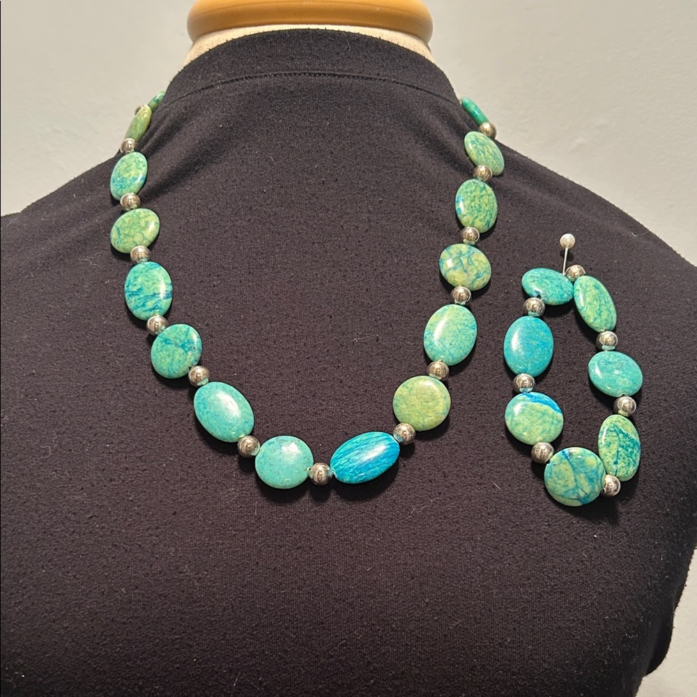 Elegant Turquoise Beaded stretchy Necklace and Bracelet Set